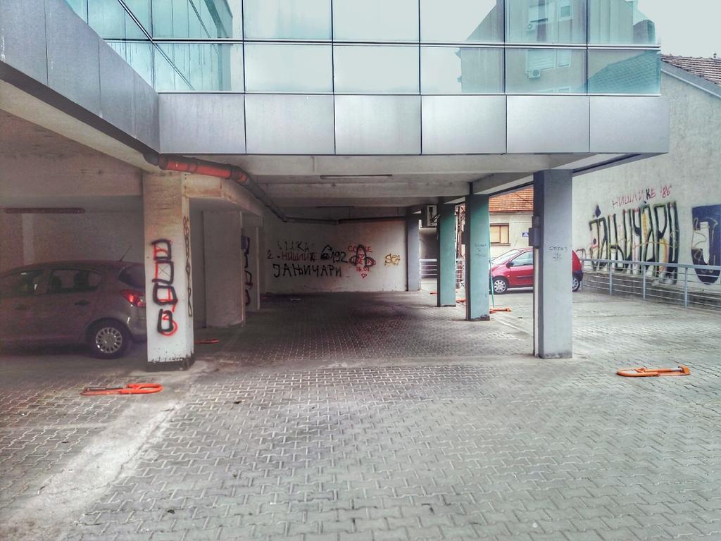 Apartment Aleksija Ni エクステリア 写真