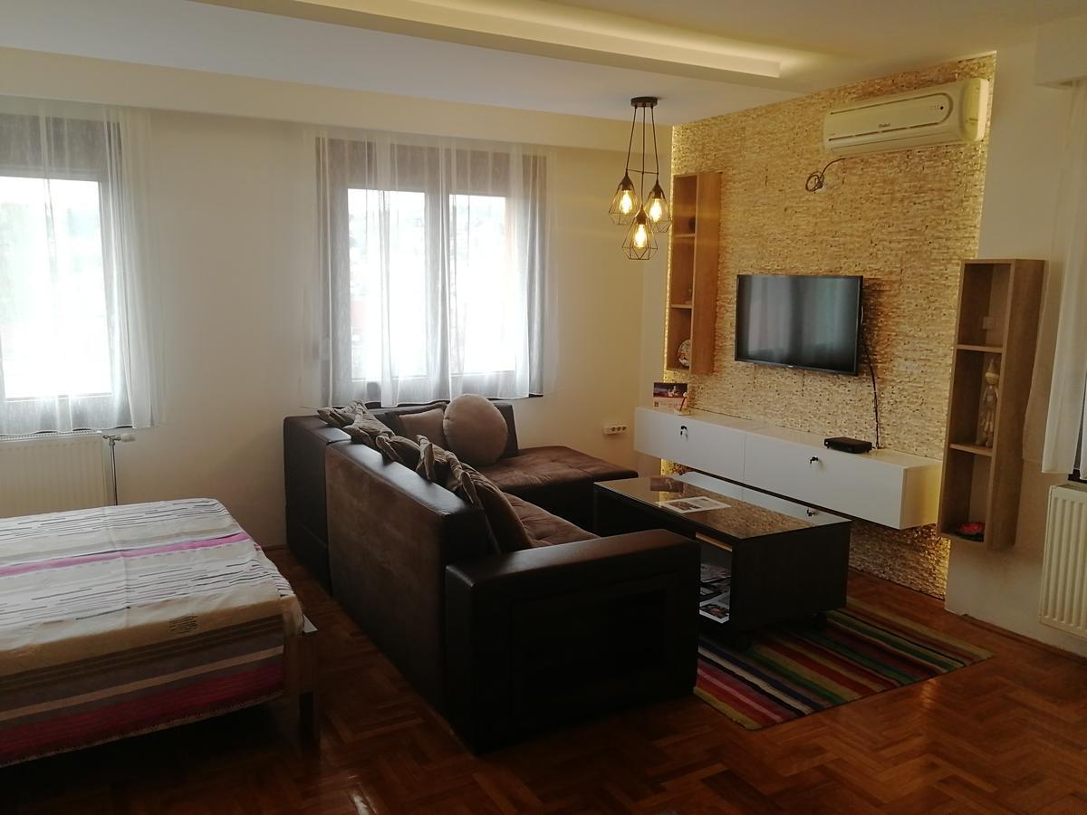 Apartment Aleksija Ni エクステリア 写真